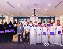صورة تخرج اول دفعة دبلوم با اكادمية طويق